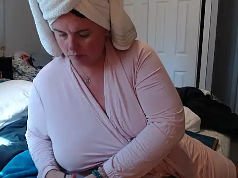 LauLauPAWG online show from September 2025 05:23:01 PM