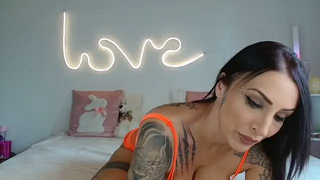 JuliaVegaOff online show from May 2026 12:48:01 PM