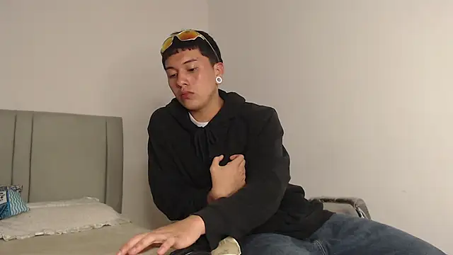 alex-lover online show from February 2026 02:30:01 AM