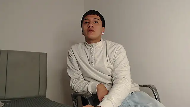 alex-lover online show from April 2026 03:30:01 AM