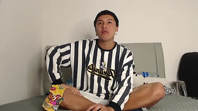 alex-lover online show from February 2026 04:12:01 AM