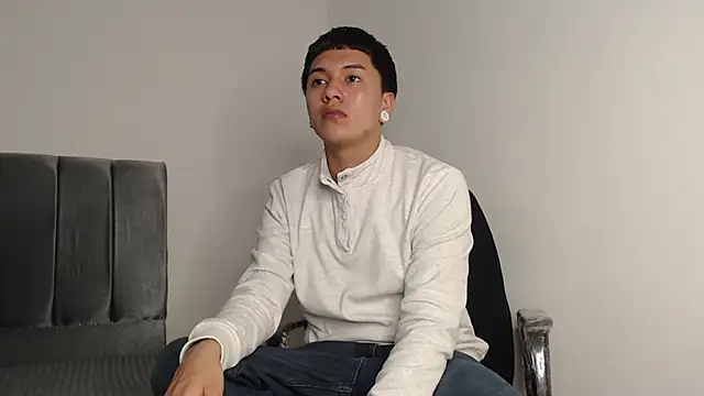 alex-lover online show from October 2025 02:37:01 AM