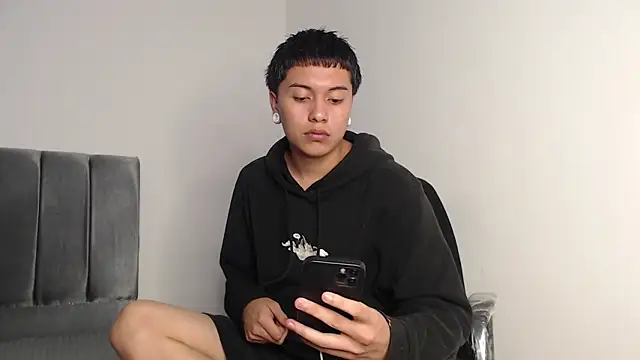 alex-lover online show from December 2025 12:14:01 AM