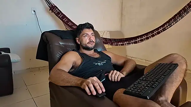LUH133 online show from May 2026 09:35:02 PM