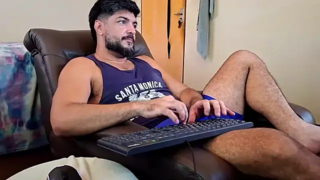 Snapshot of LUH133 chatting on January 2026 03:29:02 PM LUH133 online show from January 2026 03:29:02 PM