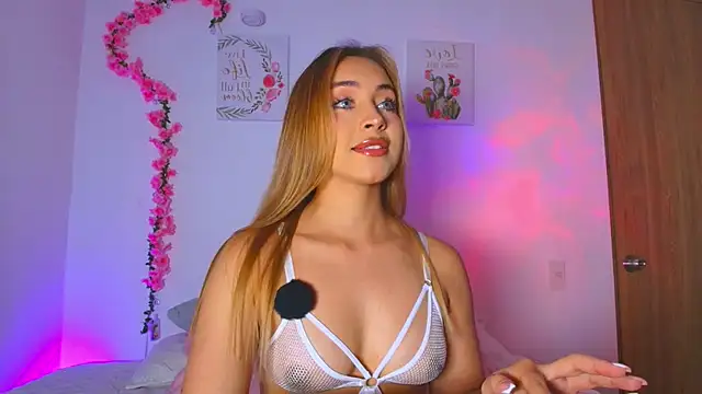 PollyGrey  online show from March 2026 03:18:01 AM