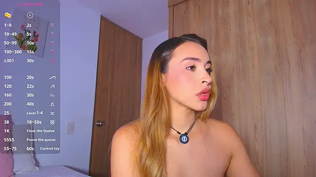 Snapshot of PollyGrey_ chatting on July 2026 03:51:02 AM PollyGrey online show from July 2026 03:51:02 AM