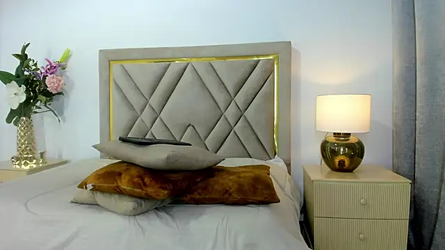 emily queen2 online show from September 2025 07:15:02 PM