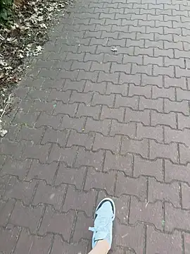 Tomkitomkii online show from April 2026 01:24:02 PM