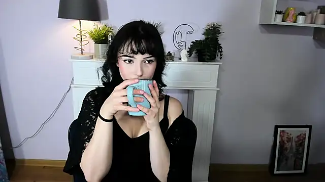 Snapshot of tease_denise chatting on December 2025 11:48:02 PM tease denise online show from December 2025 11:48:02 PM