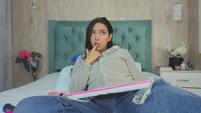 Marcelaa fox online show from September 2025 09:20:02 PM