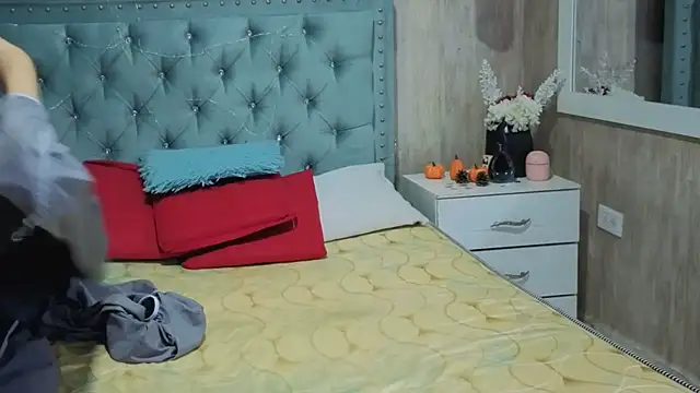 Marcelaa fox online show from March 2026 07:32:01 PM