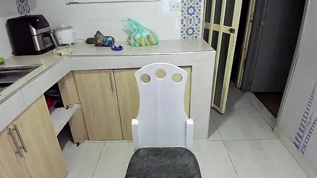 Snapshot of RachelJones_ chatting on April 2026 01:15:01 AM RachelJones online show from April 2026 01:15:01 AM