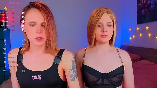  yourFoxy  online show from April 2026 07:22:01 PM