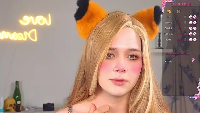  yourFoxy  online show from October 2025 04:17:01 PM