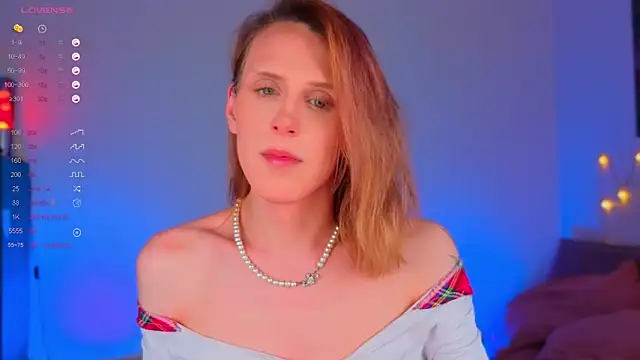 yourFoxy  online show from April 2026 08:35:01 PM