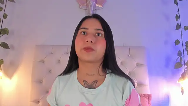 Snapshot of Isabella_Flowers chatting on October 2025 08:54:01 PM Isabella Flowers online show from October 2025 08:54:01 PM