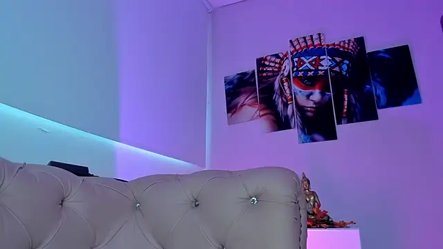 Isabella Flowers online show from November 2025 09:08:02 PM