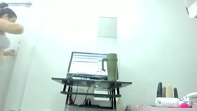 Dalia 20 online show from December 2025 12:43:01 AM