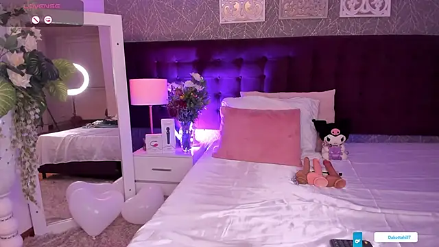 Snapshot of DakottaHill chatting on September 2025 06:19:01 AM DakottaHill online show from September 2025 06:19:01 AM