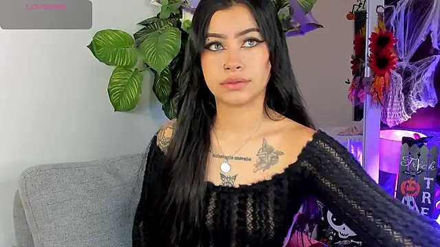 Snapshot of DakottaHill chatting on October 2025 05:50:02 AM DakottaHill online show from October 2025 05:50:02 AM