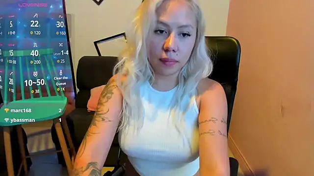 Snapshot of ConstansBlonde chatting on November 2025 08:23:01 PM ConstansBlonde online show from November 2025 08:23:01 PM