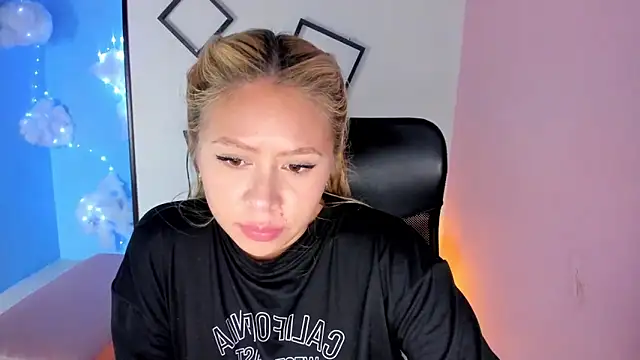 ConstansBlonde online show from October 2025 08:21:02 PM
