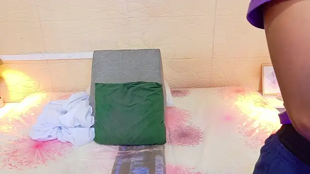 Chocolatte bar online show from February 2025 01:43:01 PM