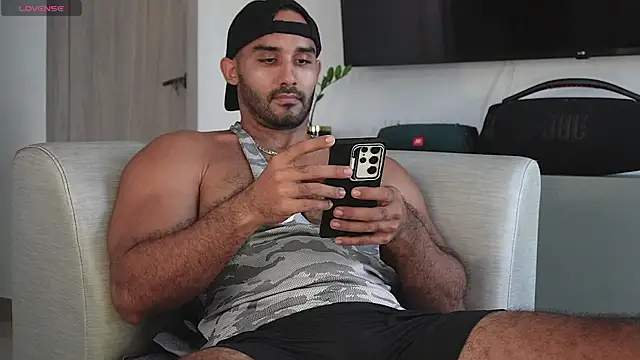 Snapshot of orion1993 chatting on November 2025 04:00:02 PM orion1993 online show from November 2025 04:00:02 PM