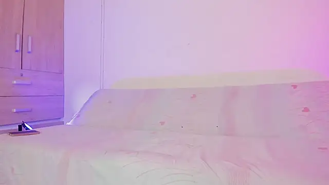 LoveBirds  1 online show from November 2025 11:08:02 PM