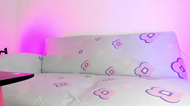 LoveBirds  1 online show from March 2025 07:57:02 PM