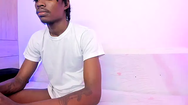 LoveBirds  1 online show from September 2025 08:48:02 PM