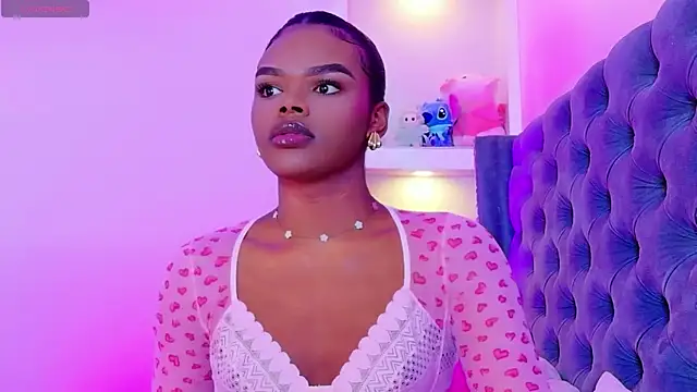 CamiEstrada online show from November 2025 05:56:02 PM