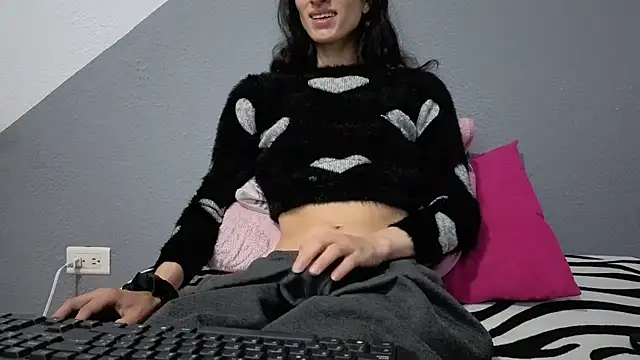 Safiro Queen online show from April 2026 12:20:01 PM