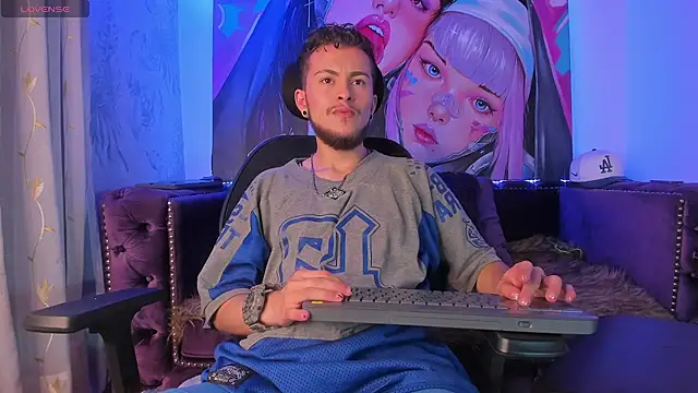 Snapshot of _hairybeard_ chatting on February 2026 08:18:01 PM hairybeard online show from February 2026 08:18:01 PM