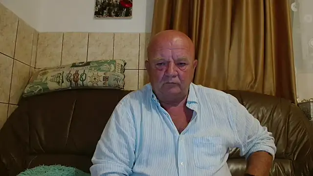 Snapshot of fullballs6 chatting on September 2025 12:54:01 AM fullballs6 online show from September 2025 12:54:01 AM