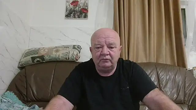 Snapshot of fullballs6 chatting on December 2025 02:56:01 AM fullballs6 online show from December 2025 02:56:01 AM