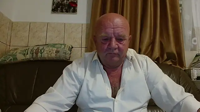 Snapshot of fullballs6 chatting on September 2025 12:40:02 AM fullballs6 online show from September 2025 12:40:02 AM