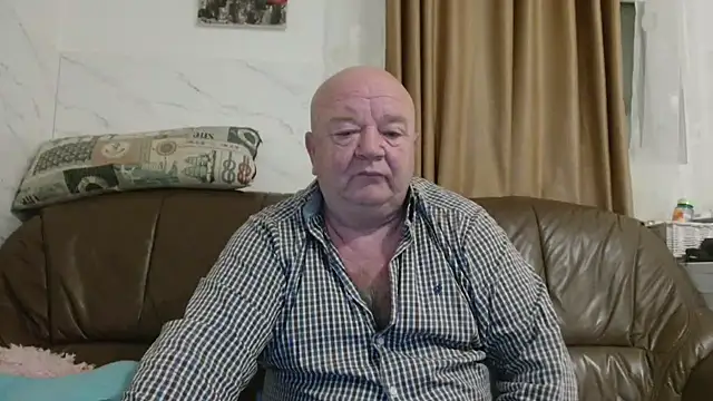 Snapshot of fullballs6 chatting on November 2025 02:33:02 AM fullballs6 online show from November 2025 02:33:02 AM