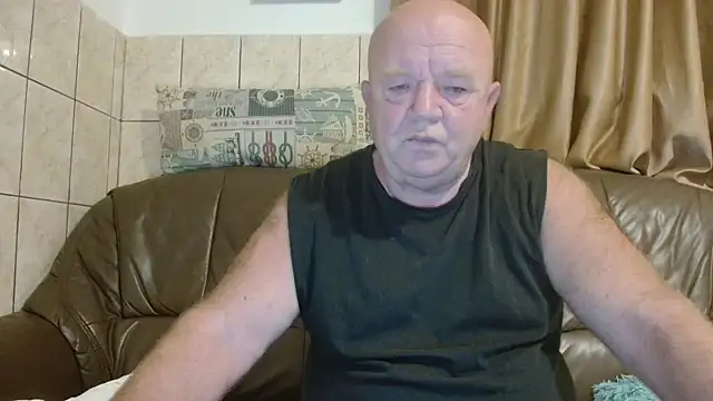 Snapshot of fullballs6 chatting on October 2025 01:53:02 AM fullballs6 online show from October 2025 01:53:02 AM