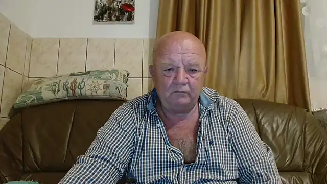 Snapshot of fullballs6 chatting on September 2025 12:55:01 AM fullballs6 online show from September 2025 12:55:01 AM