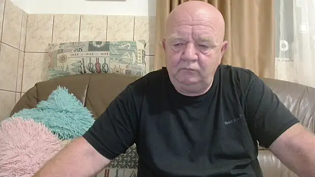 Snapshot of fullballs6 chatting on October 2025 02:21:01 AM fullballs6 online show from October 2025 02:21:01 AM