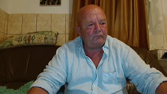 Snapshot of fullballs6 chatting on September 2025 01:52:02 AM fullballs6 online show from September 2025 01:52:02 AM