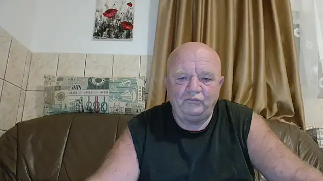 Snapshot of fullballs6 chatting on September 2025 01:55:01 AM fullballs6 online show from September 2025 01:55:01 AM