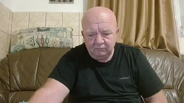 Snapshot of fullballs6 chatting on October 2025 02:35:01 AM fullballs6 online show from October 2025 02:35:01 AM