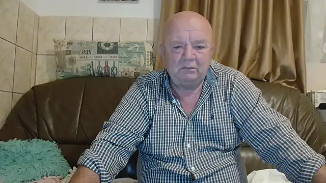 Snapshot of fullballs6 chatting on October 2025 01:53:01 AM fullballs6 online show from October 2025 01:53:01 AM