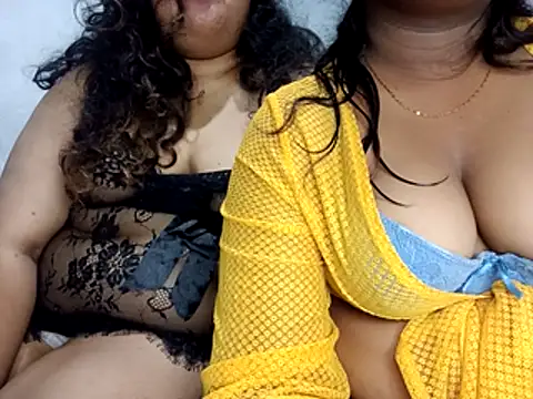 Snapshot of princesslesbi chatting on November 2025 06:46:02 PM princesslesbi online show from November 2025 06:46:02 PM