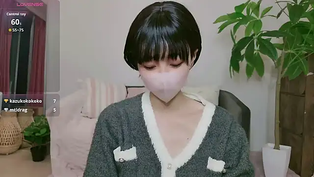 Snapshot of cohaku_329 chatting on October 2025 11:12:01 AM cohaku 329 online show from October 2025 11:12:01 AM