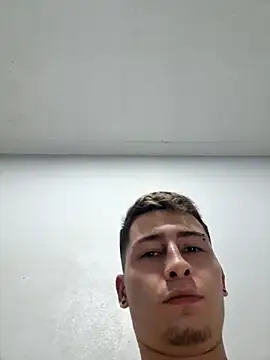 Comepussys online show from April 2026 10:14:01 PM