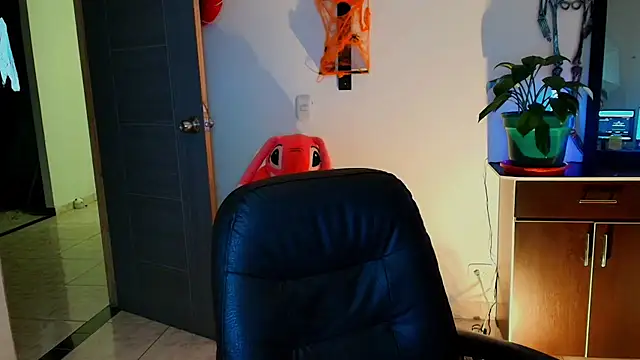 TinnaDawsom online show from October 2025 12:55:01 AM